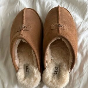**SOLD*** UGG Discoquette Slide Slipper Size 7 in Chesnut